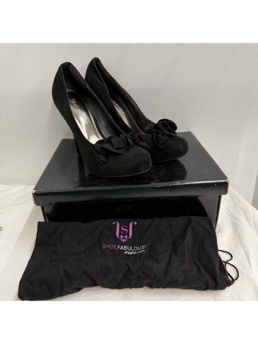 American Rag Felix Women’s size 9 M Black Faux Suede Heels Classic Pumps